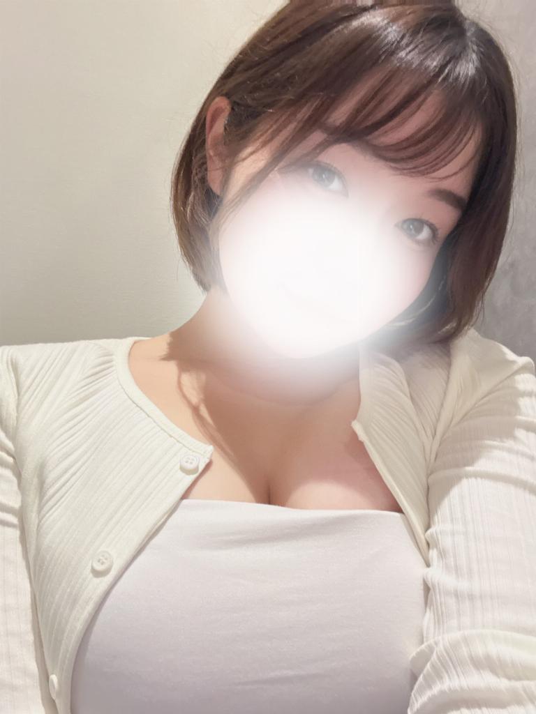 東条まりな